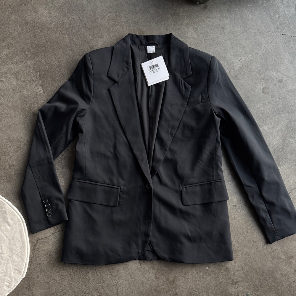 Mott50 Black Blazer